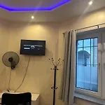 Modernes 1 Und 2 In Mitte Apartment